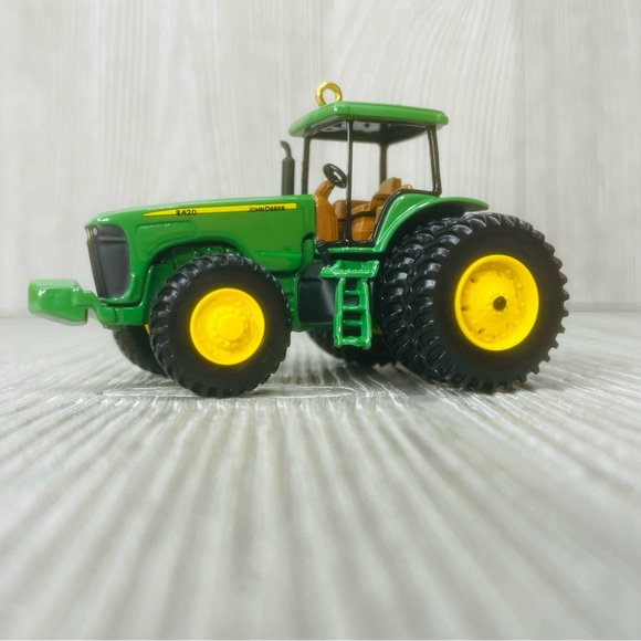 Vintage Hallmark 03 8420 tractor John Deere Ornament Die-Cast Metal collectable - Picture 8 of 11